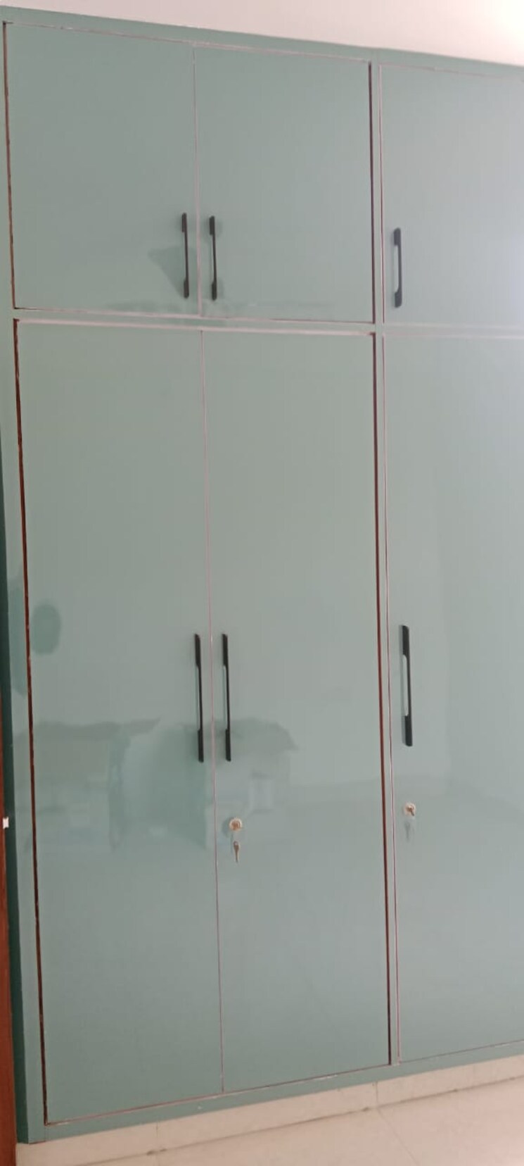 Room, sector 4 dwarka 4 Bedroom 1800 Sq.Ft. Apartment In Sector 4 Dwarka Delhi 9605909