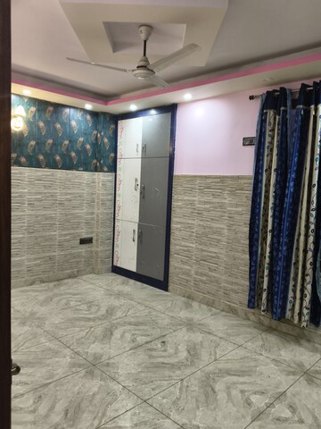Room in 2 BHK Villa at RWA Apartments Sector 122, Sector 122 – for Rent