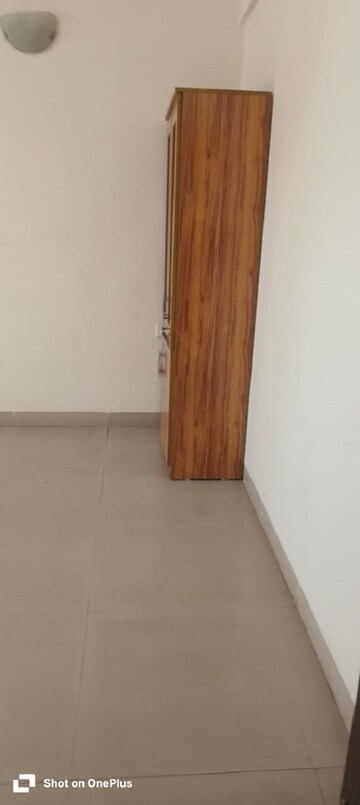 Room in 2 BHK Apartment at Mainland Camelot Royale, Viman Nagar – for Rent