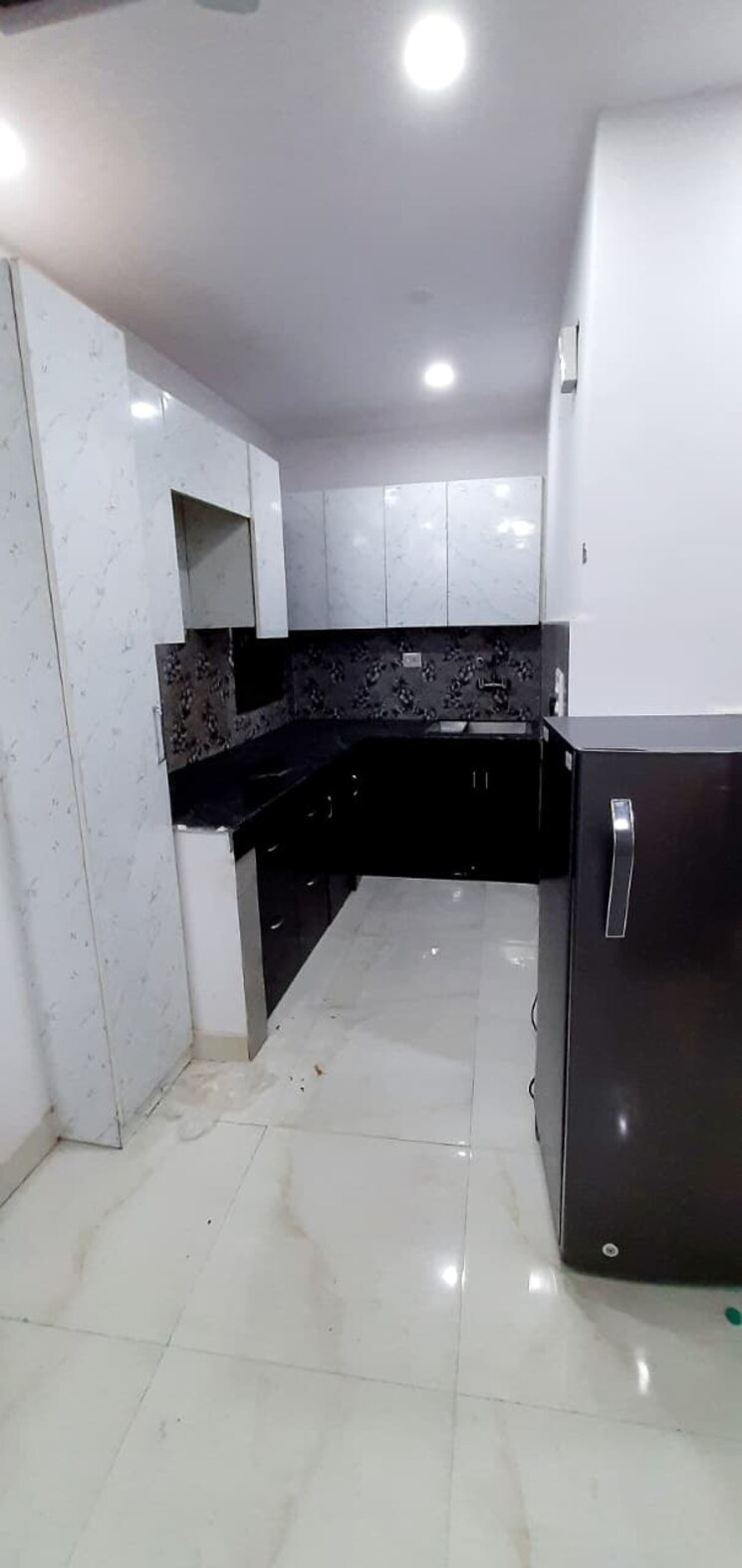 Kitchen, sector 5 dwarka 3 Bedroom 1500 Sq.Ft. Apartment In Sector 5 Dwarka Delhi 9605989