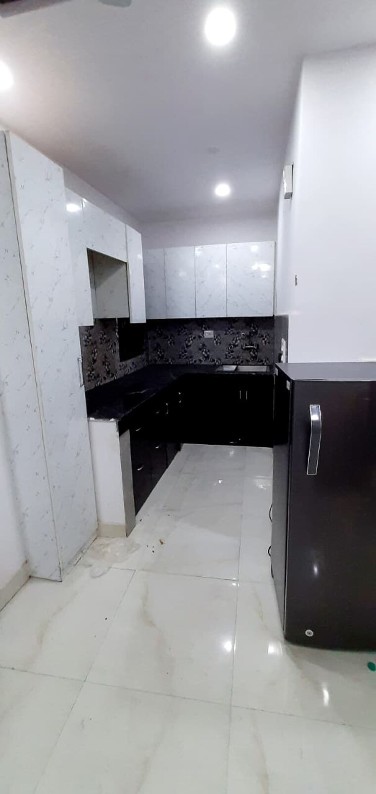 Kitchen, sector 5 dwarka 3 Bedroom 1500 Sq.Ft. Apartment In Sector 5 Dwarka Delhi 9605989