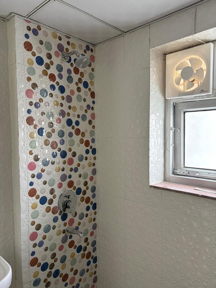 Bathroom, sector 5 dwarka 3 Bedroom 1500 Sq.Ft. Apartment In Sector 5 Dwarka Delhi 9605989