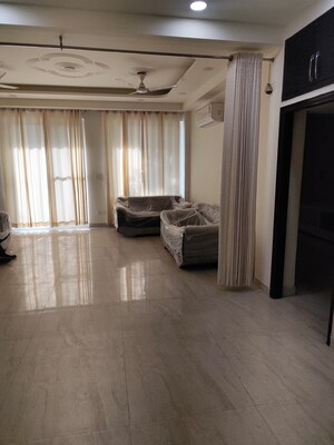 Living Room in 3 BHK Independent House at Sector 44 – for Rent