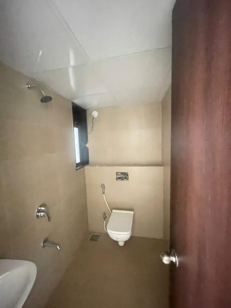 Bathroom, runwal-eirene 2 Bedroom 568 Sq.Ft. Apartment In Balkum Pada Thane 9606044
