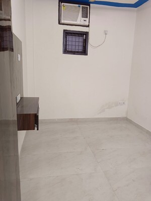 Room in 2 BHK Builder Floor at Lajpat Nagar 4 – for Rent
