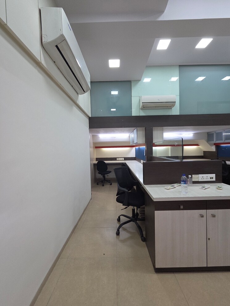 Team Area, goregaon east Commercial Office Space 1050 Sq.Ft. In Goregaon East Mumbai 9606073