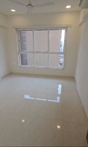 Room in 2 BHK Apartment at Supreme 19, Lokhandwala – for Rent