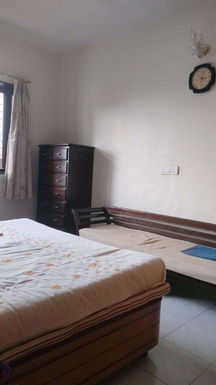 Bedroom, bandra west 1 Bedroom 500 Sq.Ft. Apartment In Bandra West Mumbai 9604466