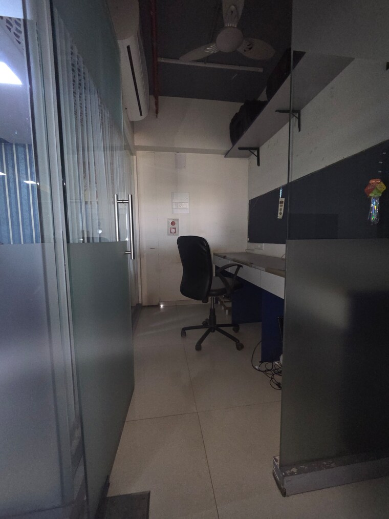undefined, vihan-commercial-complex Commercial Office Space 1400 Sq.Ft. In Goregaon East Mumbai 9606336