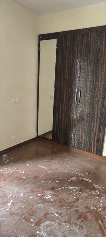 Room in 3 BHK Apartment at Aditya Urban Casa, Sector 78 – for Rent