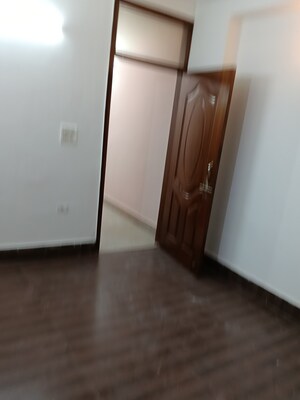 Room in 2 BHK Builder Floor at Neb Sarai – for Rent