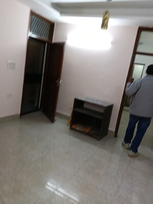 Room in 2 BHK Builder Floor at Neb Sarai – for Rent