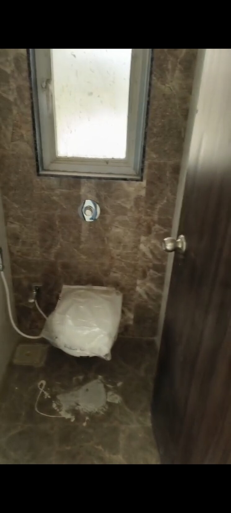 Bathroom, naman-regency 1 Bedroom 305 Sq.Ft. Apartment In Byculla Mumbai 9606389