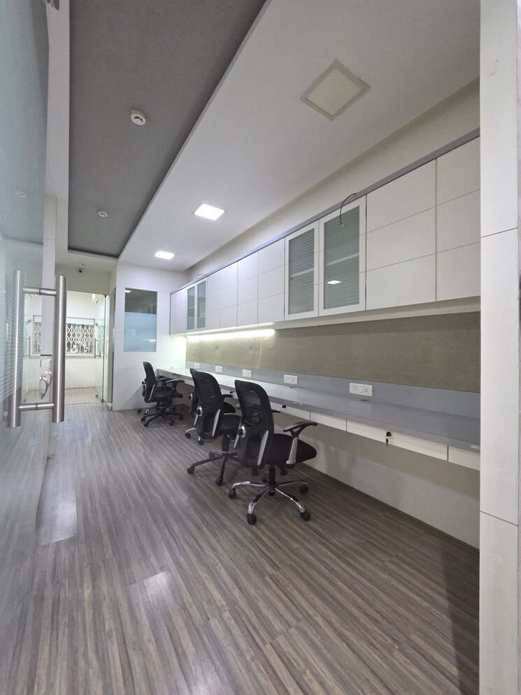 undefined, vihan-commercial-complex Commercial Office Space 700 Sq.Ft. In Goregaon East Mumbai 9606361