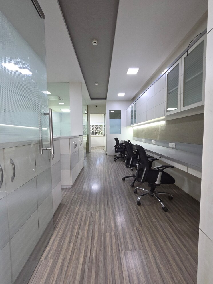 undefined, vihan-commercial-complex Commercial Office Space 700 Sq.Ft. In Goregaon East Mumbai 9606361
