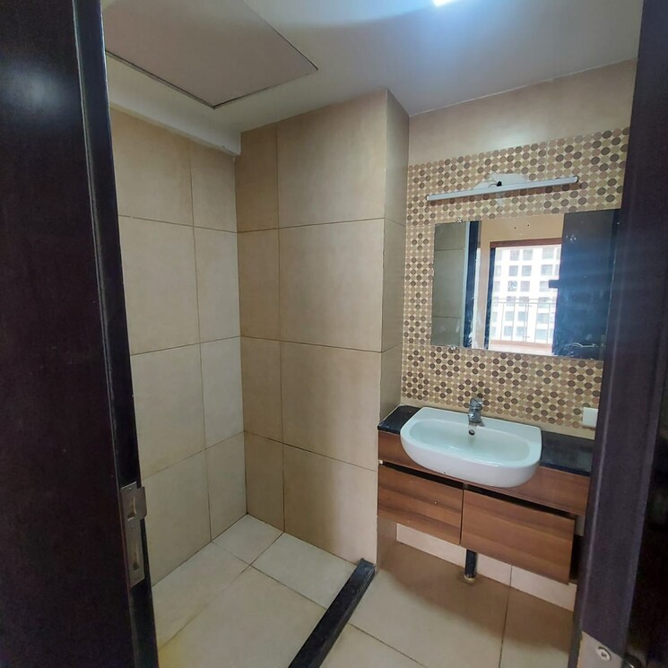 Bathroom, nibm 2 Bedroom 1500 Sq.Ft. Apartment In Nibm Pune 9606367