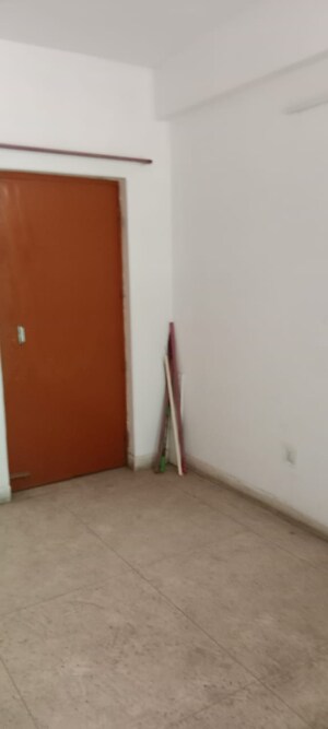 Room in 3 BHK Apartment at Sector 23 Dwarka – for Sale