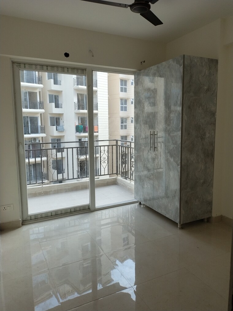 Room, signature-global-proxima 2 Bedroom 674 Sq.Ft. Apartment In Sector 89 Gurgaon 9606497