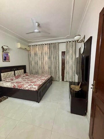 Master Bedroom in 2 BHK Builder Floor at Saket – for Rent
