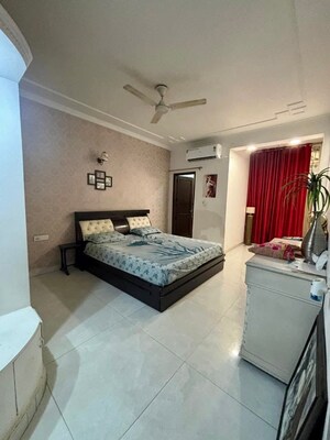 Bedroom in 2 BHK Builder Floor at Saket – for Rent