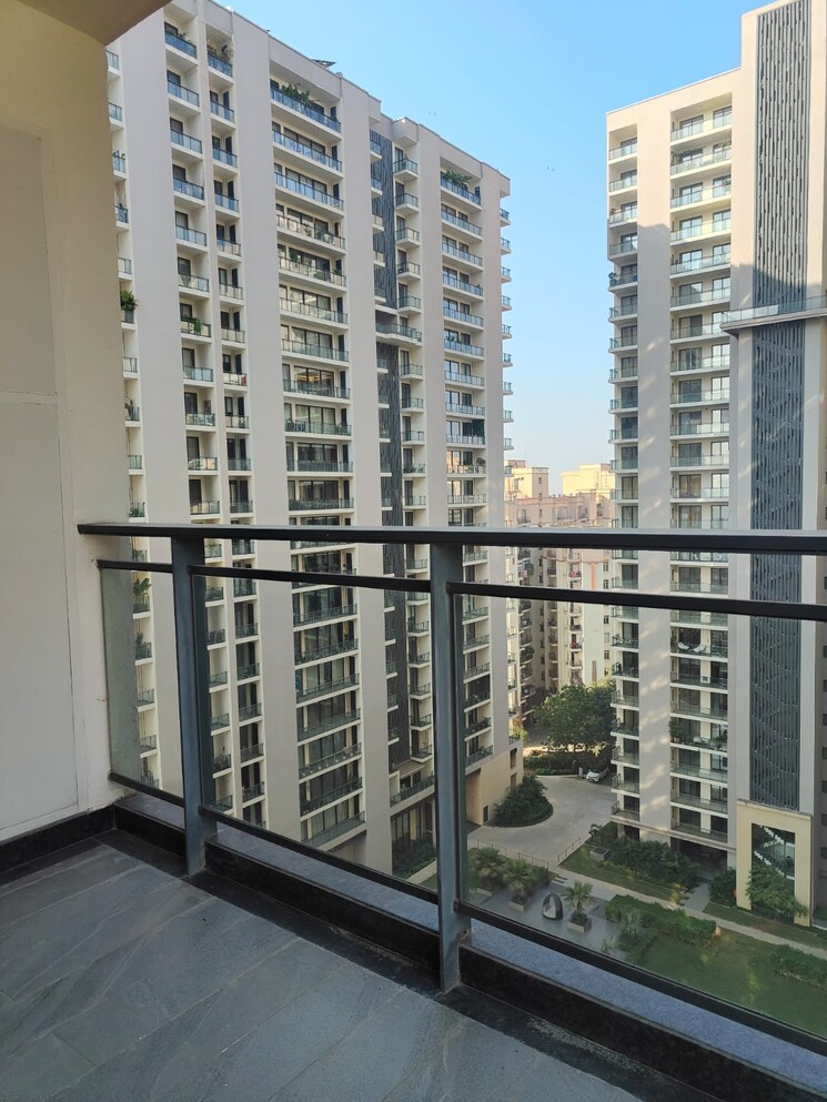 Exterior View, suncity-platinum-towers 3 Bedroom 2685 Sq.Ft. Apartment In Sector 28 Gurgaon 9606560