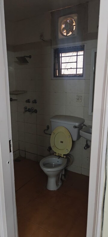 Bathroom in 2 BHK Builder Floor at Ansal Sushant Floors, Sushant Lok ii – for Rent