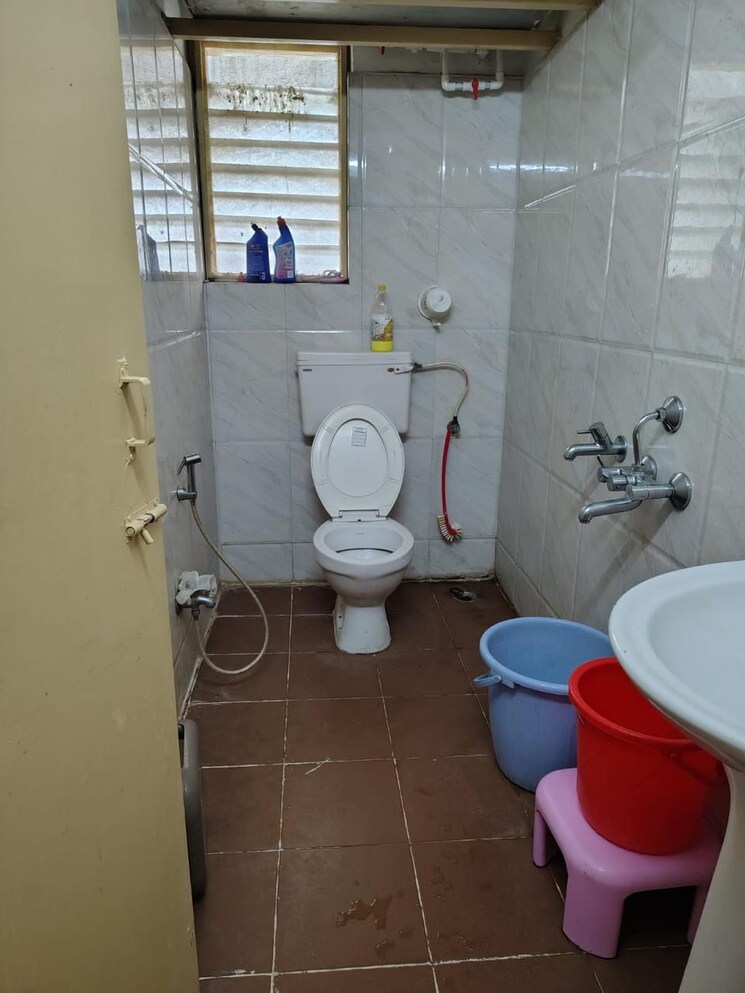 Bathroom, bu-bhandari-east-street 3 Bedroom 1350 Sq.Ft. Apartment In Kharadi Pune 9606597