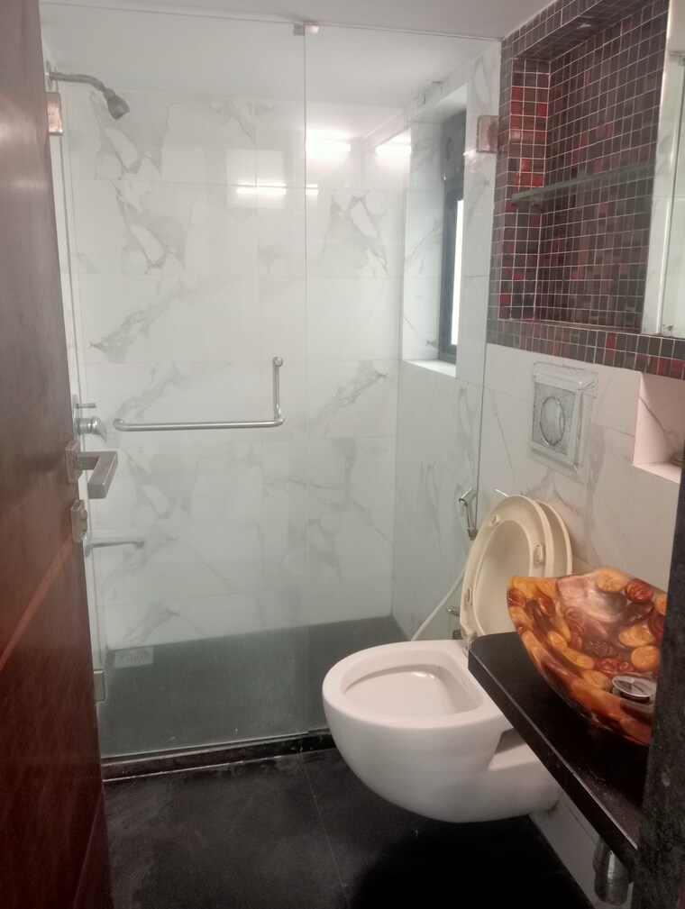 Bathroom, tilak-nagar-building 2 Bedroom 750 Sq.Ft. Apartment In Tilak Nagar Mumbai 9606624