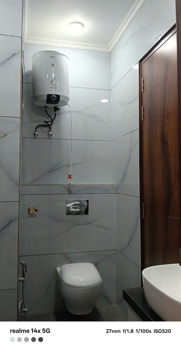 Bathroom, parklands 3 Bedroom 180 Sq.Yd. Builder Floor In Sector 85 Faridabad 9606603