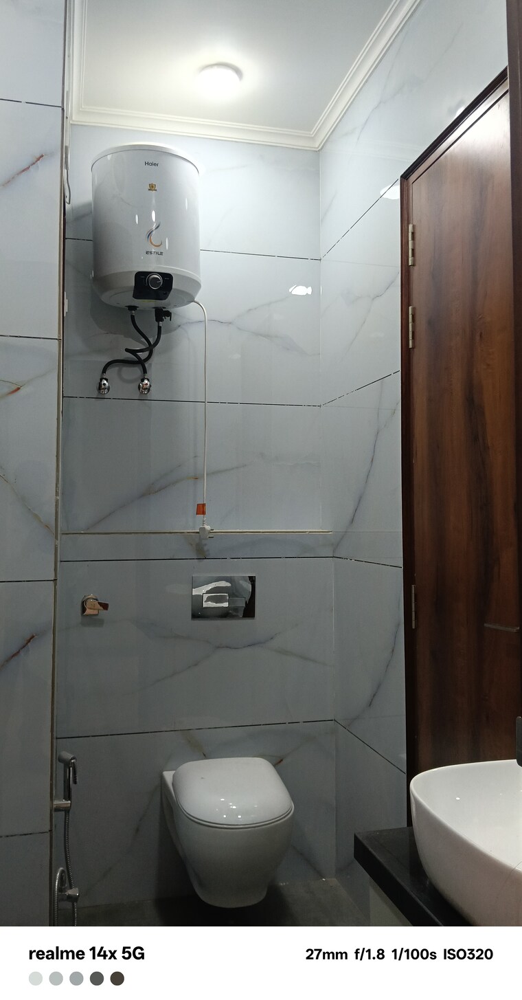 Bathroom, parklands 3 Bedroom 180 Sq.Yd. Builder Floor In Sector 85 Faridabad 9606603