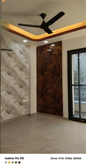 Room in 3 BHK Builder Floor at Parklands, Sector 85 – for Sale