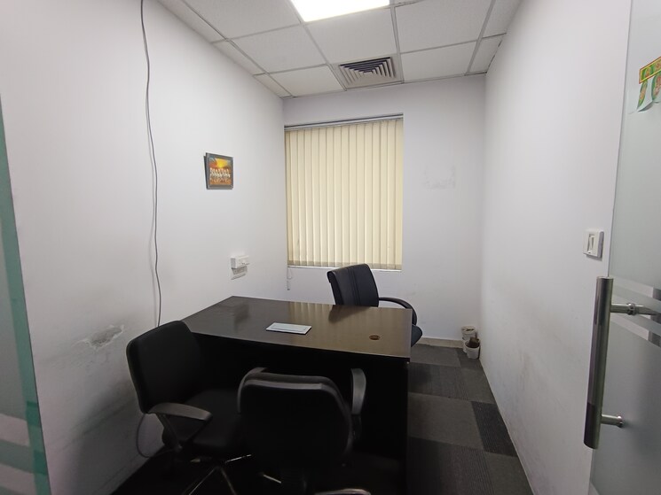 Team Area, sector 3 Commercial Office Space 6500 Sq.Ft. In Sector 3 Noida 9606641