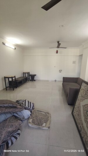 2 BHK Apartment For Rent in Lemont Apartment, Malad East
