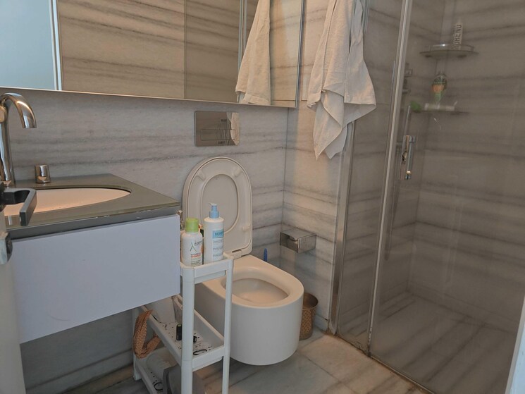 Bathroom, lodha-world-crest 4 Bedroom 2370 Sq.Ft. Apartment In Worli Mumbai 9606639