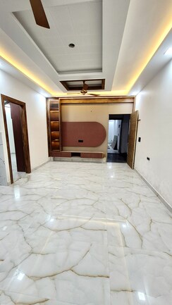 2 BHK + Extra Room Apartment For Sale in Gayatri Aura