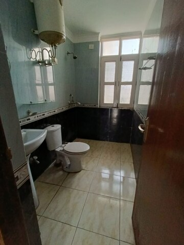 Kitchen in 3 BHK Apartment at South City Arcade, Sector 41 – for Sale