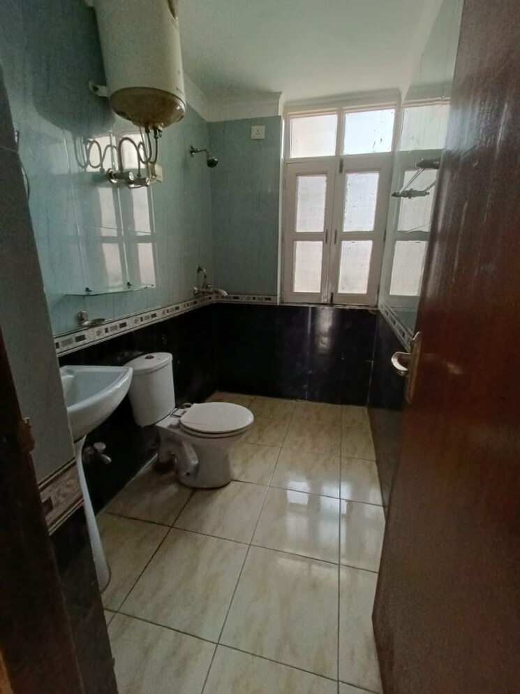 Kitchen, south-city-arcade 3 Bedroom 200 Sq.Ft. Apartment In Sector 41 Gurgaon 9606679