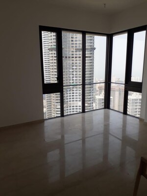 Room in 5 BHK Apartment at Lodha The Park, Worli – for Rent