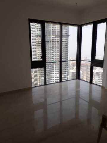 Room in 5 BHK Apartment at Lodha The Park, Worli – for Rent
