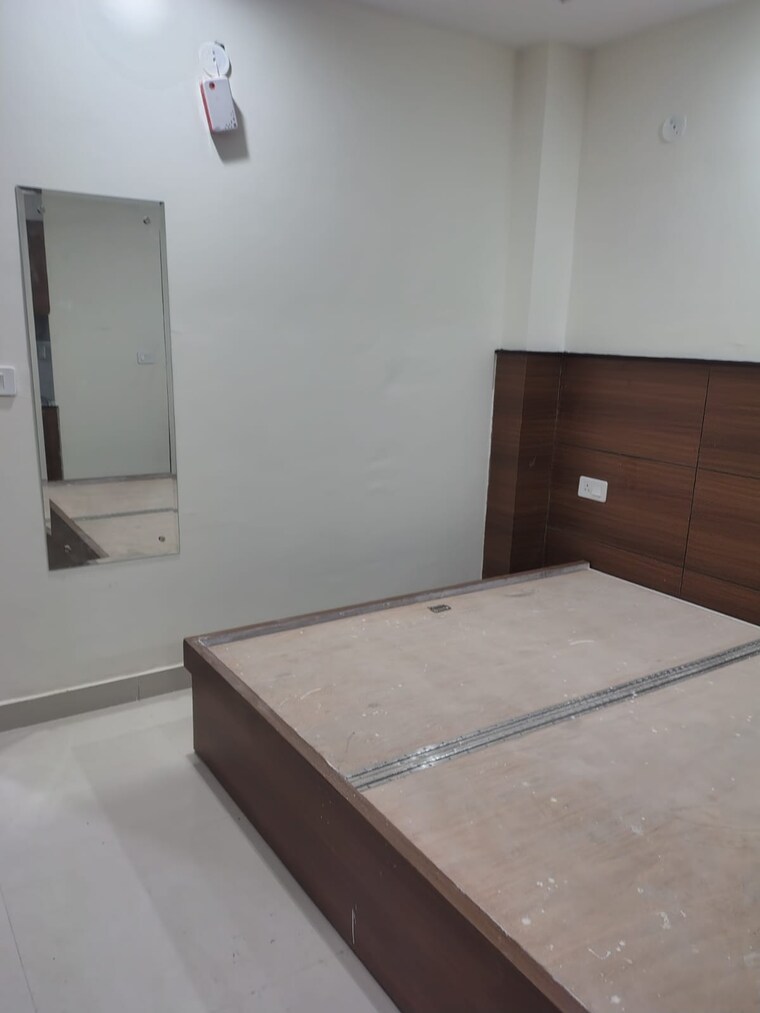 Room, unitech-south-city-1 1 RK 222 Sq.Ft. Penthouse In South City 1 Gurgaon 9606892