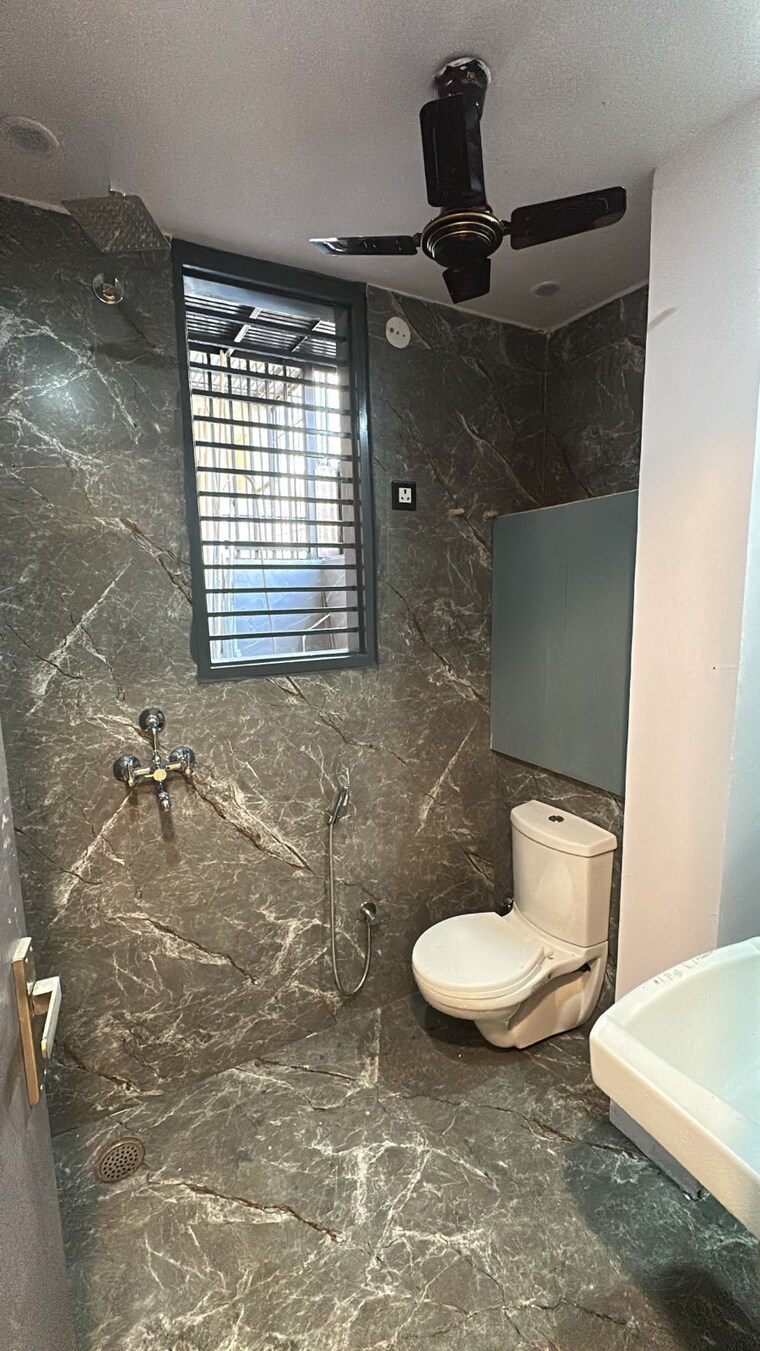 Bathroom, sushant-lok-3 2 Bedroom 1550 Sq.Ft. Builder Floor In Sector 57 Gurgaon 9606893