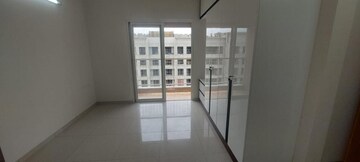 Room in 3 BHK Apartment at Century Breeze, Jakkuru – for Rent