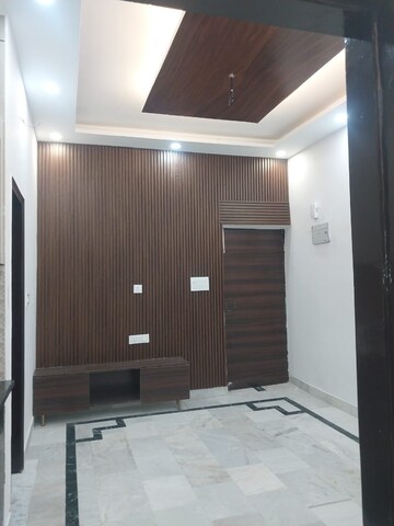 Room in 1 BHK Apartment at Paschim Vihar – for Rent