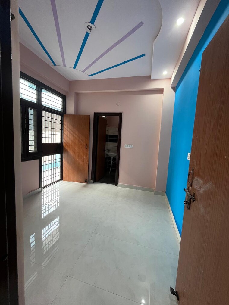 Room, balaji-enclave 2 Bedroom 90 Sq.Yd. Apartment In Govindpuram Ghaziabad 9606925