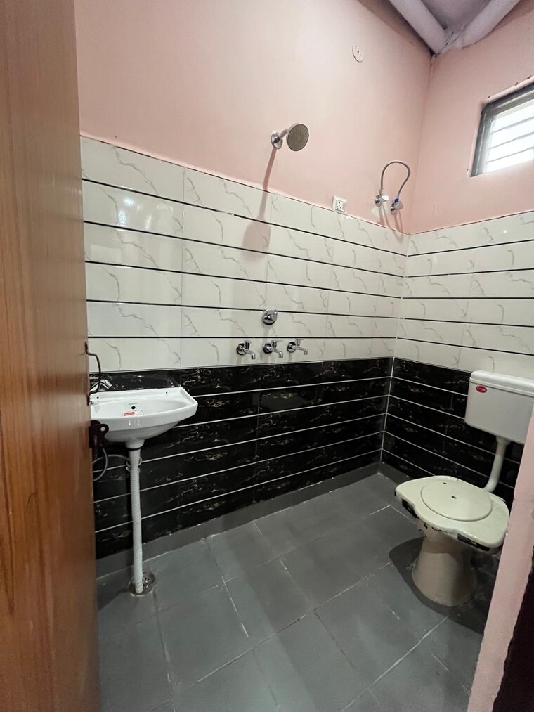 undefined, balaji-enclave 2 Bedroom 90 Sq.Yd. Apartment In Govindpuram Ghaziabad 9606925