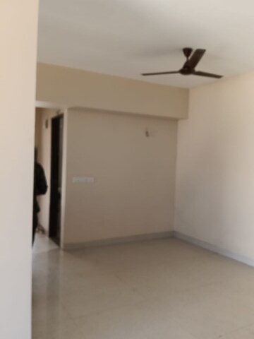 Room in 2 BHK Apartment at MVQ Western Heights, Malad East – for Rent