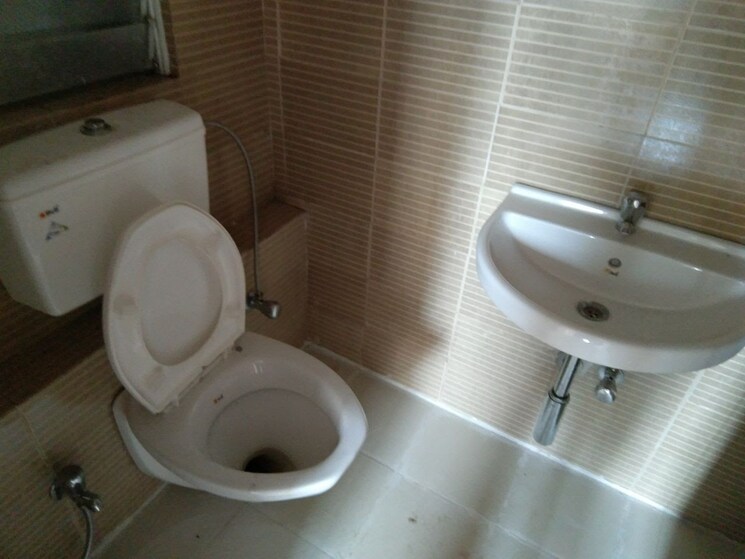 Bathroom, kalpataru-srishti-namaah 1 Bedroom 418 Sq.Ft. Apartment In Mira Road Thane 9606909