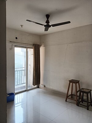 Room in 3 BHK Apartment at Vasant Vihar Complex, Pokhran Road No Two – for Sale