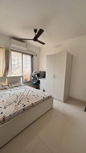 1 BHK Apartment For Rent in Shapoorji Pallonji BKC 9, Bandra East