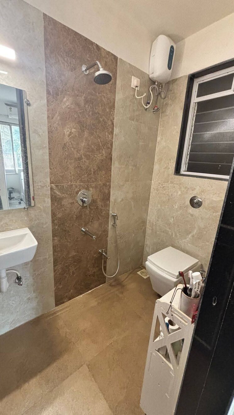 Bathroom, shapoorji-pallonji-bkc-9 1 Bedroom 500 Sq.Ft. Apartment In Bandra East Mumbai 9606944